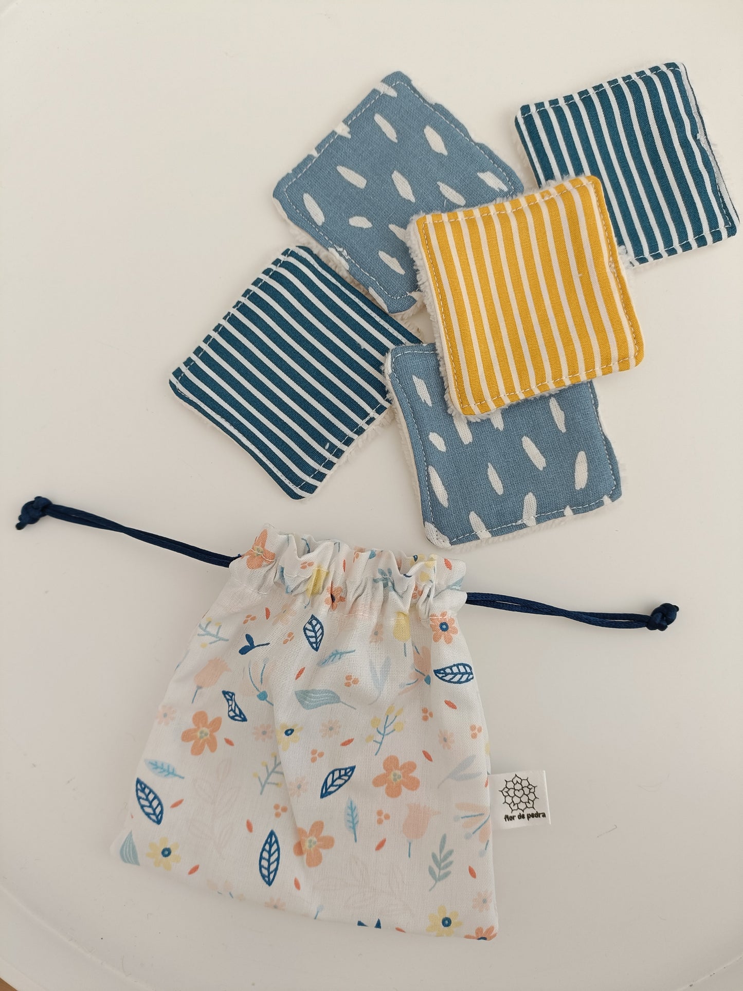 Quadrados Desmaquilhantes