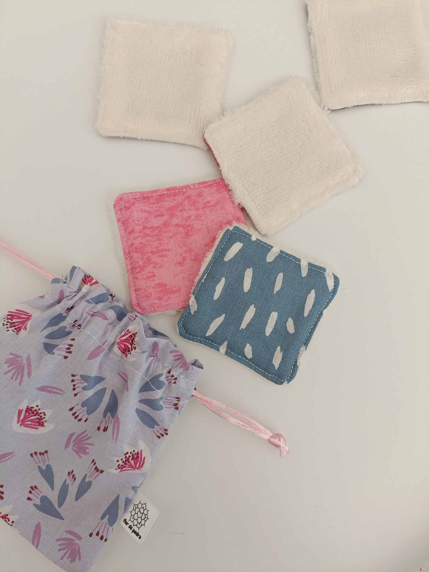 Quadrados Desmaquilhantes