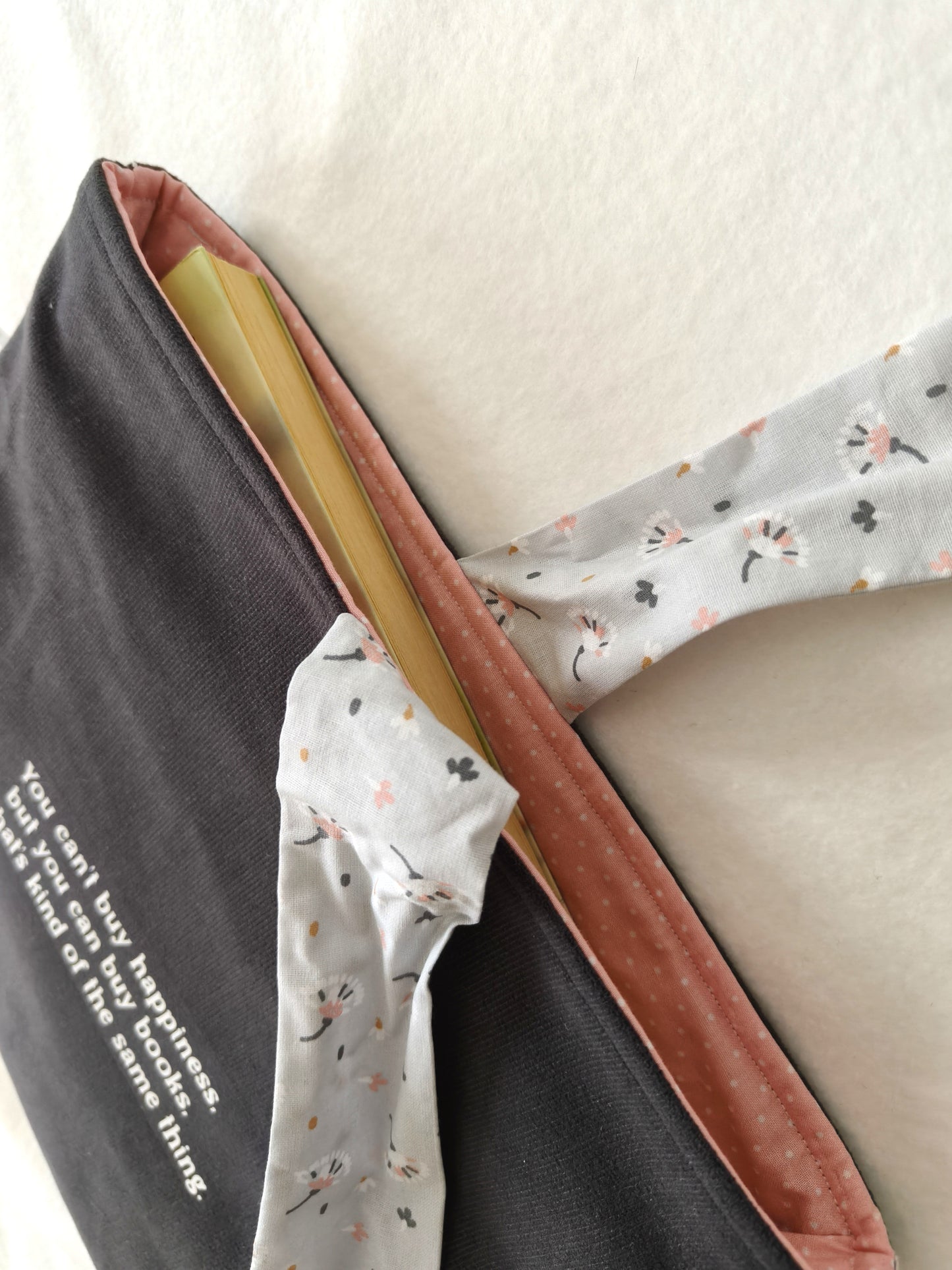Bolsa Livro M Flor Cinza