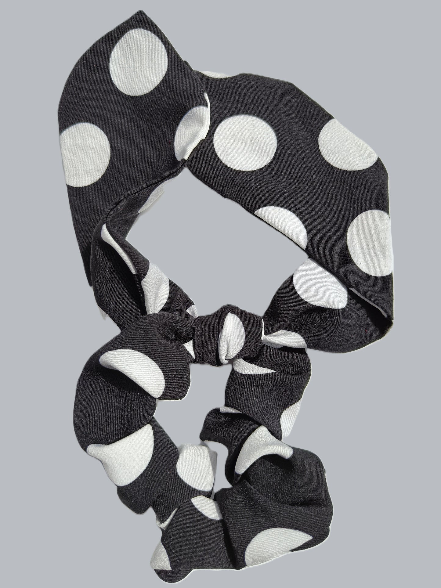 Scrunchie Bolinhas Laço M