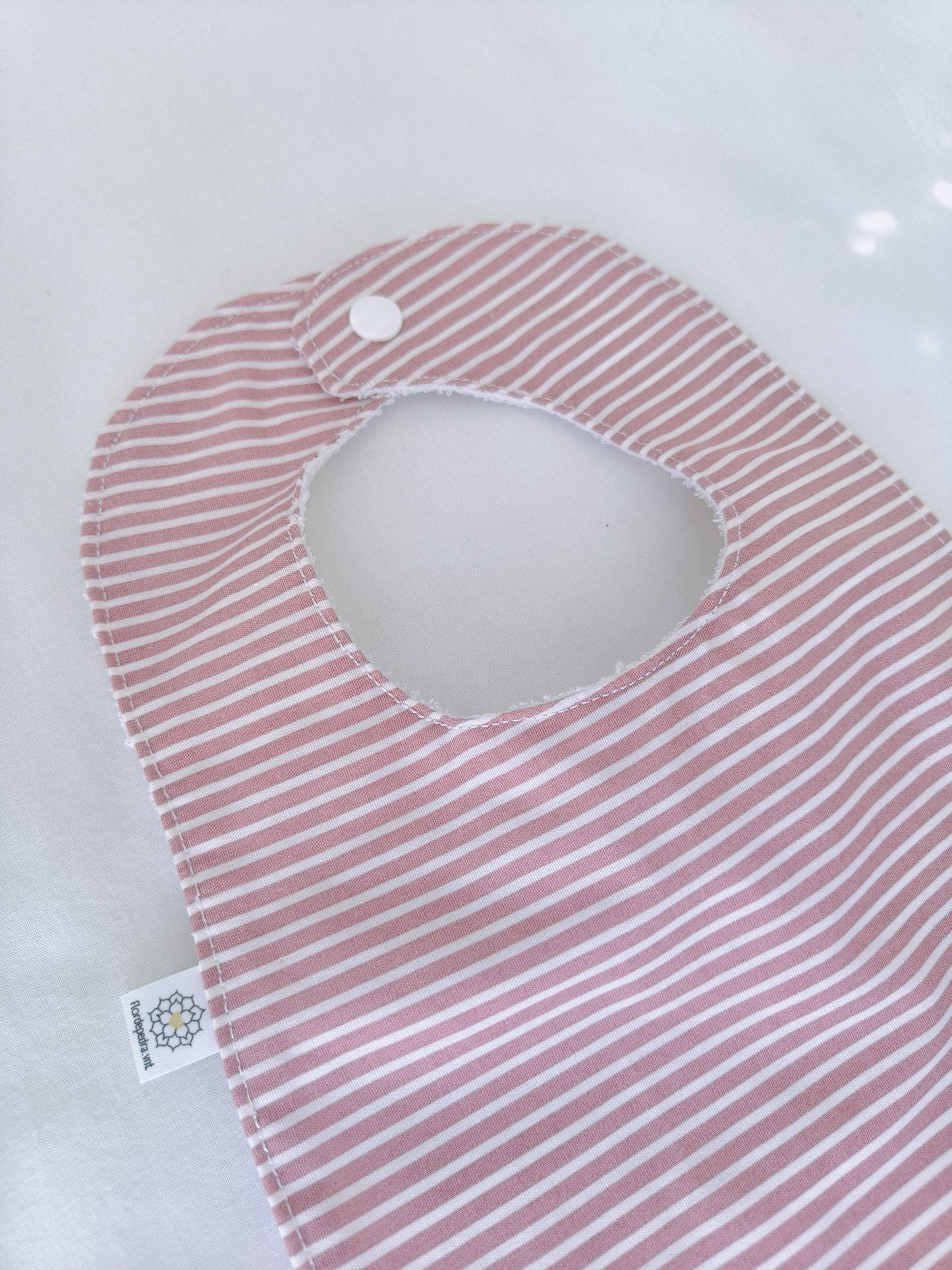 Babete Riscas Rosa Velho