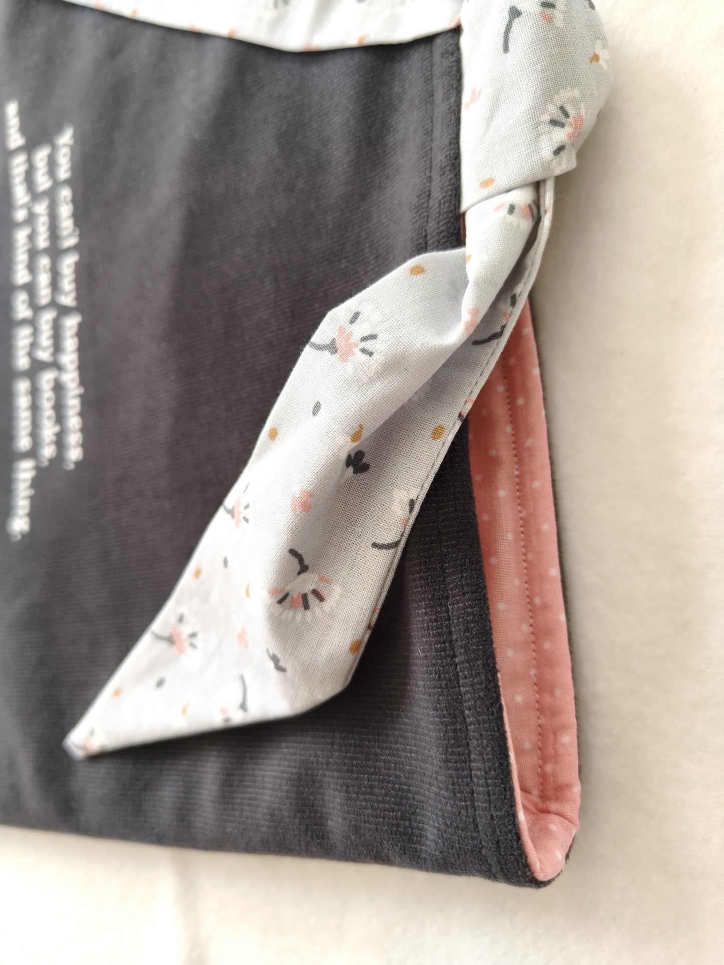 Bolsa Livro M Flor Cinza